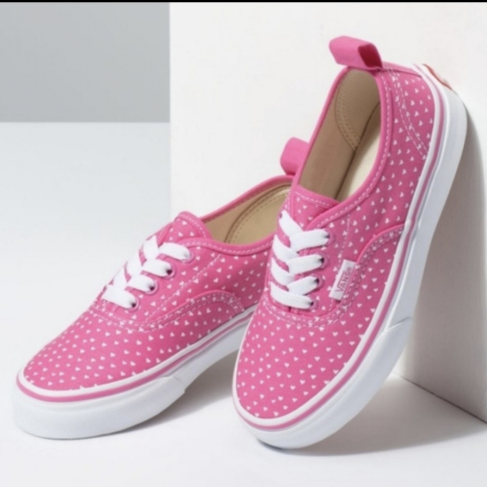 Vans Classic Little Girl Shoes with Hearts Print